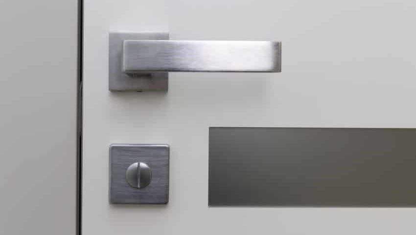 Puertas-blindadas-de-aluminio-para-seguridad-1