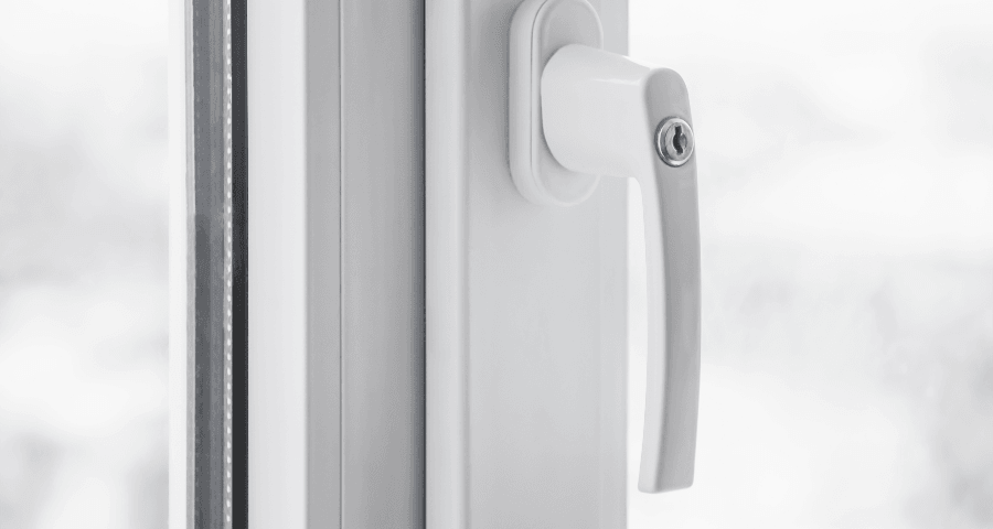 Cómo mantener tu casa segura en vacaciones 2 ventanas pvc antirrobo granada